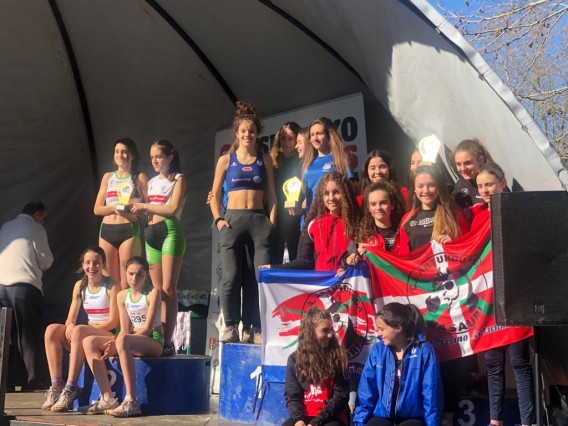 Bronce para Elena Muelas Sub 16 y plata por equipos en el Campeonato de Euskadi de cross Bronce para Elena Muelas Sub 16 y plata por equipos en el Campeonato de Euskadi de cross