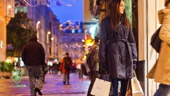 El club La Blanca lanza una campaña de sensibilización y apoyo al comercio local