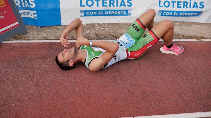 El triatleta LEA La Blanca Urko Herrán defiende en Avilés su título nacional de duatlón en Avilés